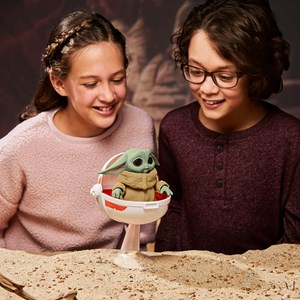 عروسک رباتیک بيبی یودا همراه با کالسکه مدل Hasbro - Star Wars - the Mandalorian - Wild Ridin Grogu_اسباب بازی