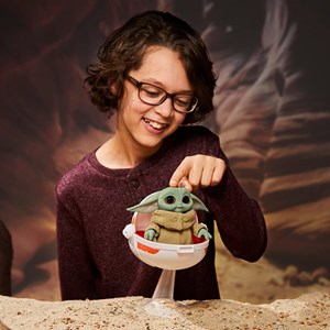 عروسک رباتیک بيبی یودا همراه با کالسکه مدل Hasbro - Star Wars - the Mandalorian - Wild Ridin Grogu_اسباب بازی