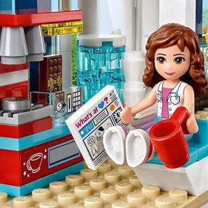 لگو فرندز بیمارستان 932 قطعه مدل Lego Bela 90002_اسباب بازی