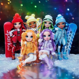 عروسک رنگین کمانی Rainbow High سری 1 تعطیلات زمستانی مدل MGA - Rainbow High - Winter Break Fashion Doll - Ruby Anderson with Accessories_اسباب بازی