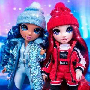 عروسک رنگین کمانی Rainbow High سری 1 تعطیلات زمستانی مدل MGA - Rainbow High - Winter Break Fashion Doll - Ruby Anderson with Accessories_اسباب بازی
