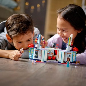 لگو فرندز سینمای شهر 451 قطعه مدل Lego Friends - Heartlake City Movie Theater - 41448 Building Kit_اسباب بازی
