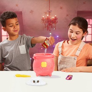 مجیک میکسیز دیگ جادویی با عروسک پولیشی سورپرایزی با جادوی آتش مدل Moose - Magic Mixies - Magical Gem Surprise - Cauldron Fire Magic_اسباب بازی