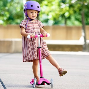 اسکوتر پنج حالته مجیک دلوکس صورتی مدل Micro - Mini2Grow - 5 in 1 - Deluxe Magic LED Pink