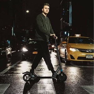 اسکوتر جمع شو متروپولیتن شهری دلوکس مایکرو مدل Micro - Metropolitan Deluxe Black - The lightweight Scooter - Ideal for Adults