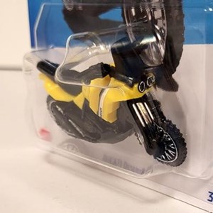 اسباب بازی موتور فلزی هات ویلز مدل 250_67 Hot Wheels_اسباب بازی