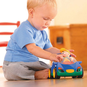 اسباب بازی ماشین کوچک آبی با آدمک پسر تولو مدل 89588 First Friends Car_اسباب بازی