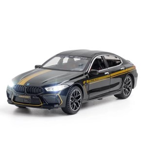 اسباب بازی ماشین فلزی بی ام و مقیاس 1:24 مدل BMW M8_اسباب بازی