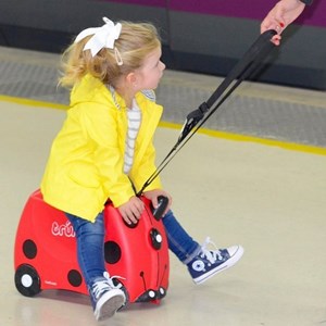 چمدان سواری کودک با ظرفیت 18 لیتر طرح کفشدوزک مدل 0092 Trunki 18L_اسباب بازی