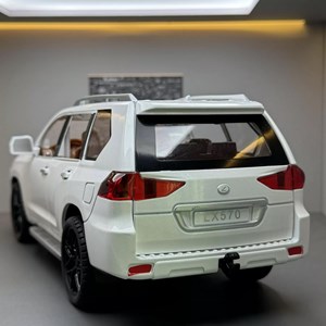 اسباب بازی ماشین فلزی لکسوس مقیاس 1:18 مدل Lexus LX570_اسباب بازی