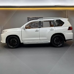 اسباب بازی ماشین فلزی لکسوس مقیاس 1:18 مدل Lexus LX570_اسباب بازی
