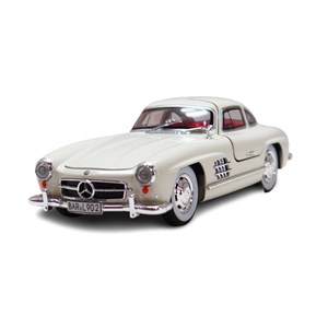 ماشین فلزی کلاسیک بنز دودزا با چراغ‌ و درب‌ های بازشو رنگ سفید_اسباب بازی