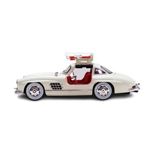 ماشین فلزی کلاسیک بنز دودزا با چراغ‌ و درب‌ های بازشو رنگ سفید_اسباب بازی