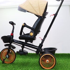 سه چرخه فلزی با سایه بان رنگ کرم